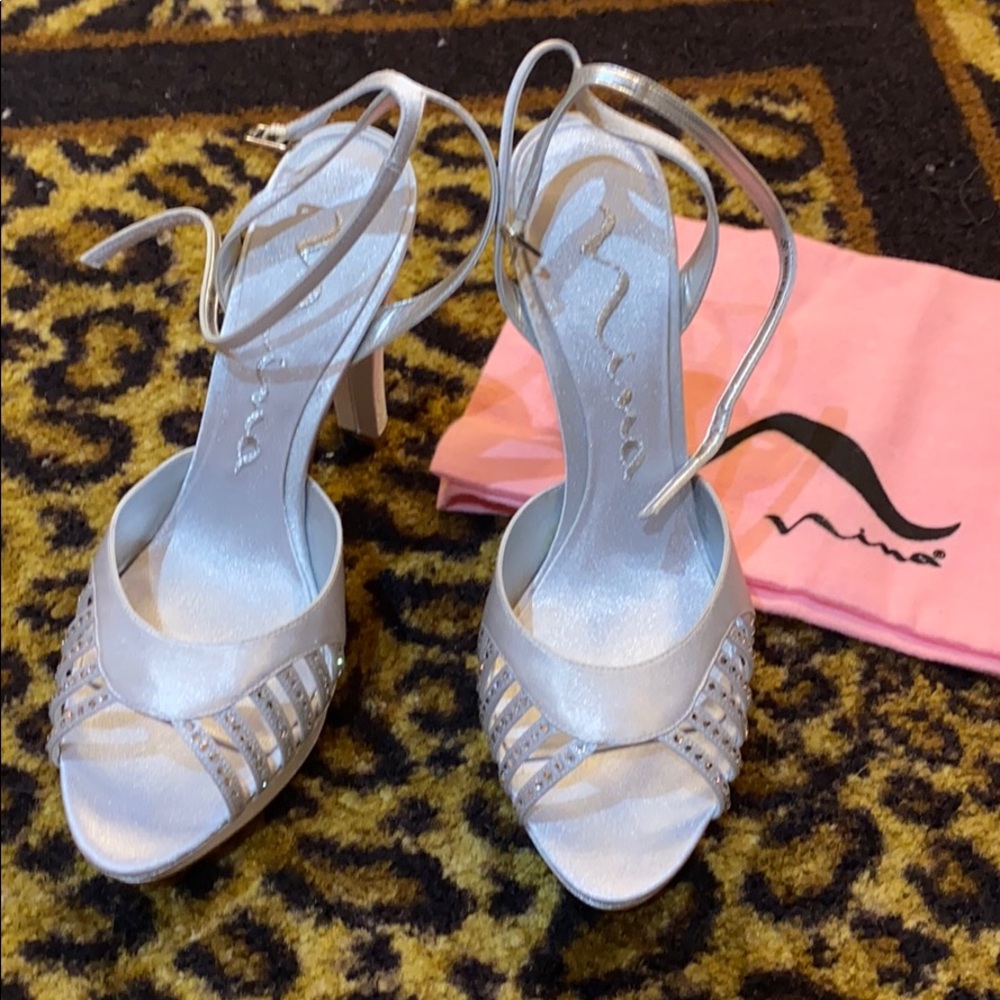 Nina silver satin heels with rhinestones 🤩